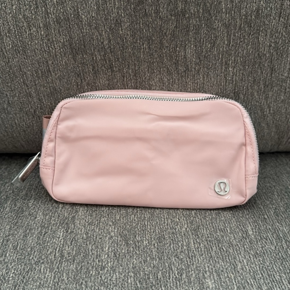 NWT LULULEMON EVERYWHERE BELT BAG 1L Pink Mist/Silver/White Opal OS